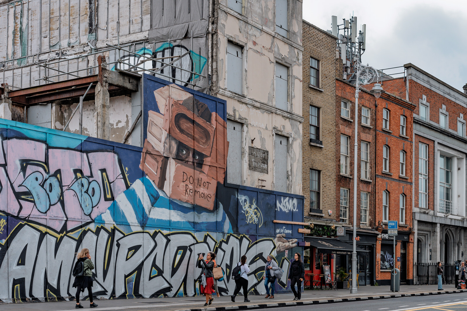 MURAL BY ASBESTOS